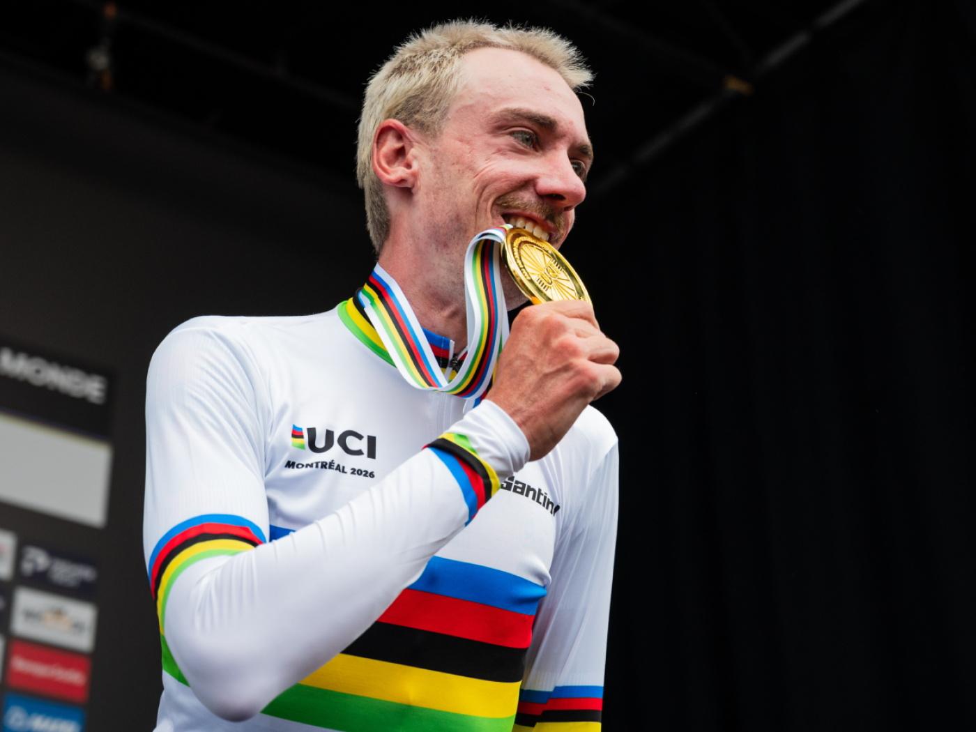 Nach seinem WM-Titel in Montreal gewinnt Brandon McNulty erstmals im Regenbogentrikot ein Rennen
