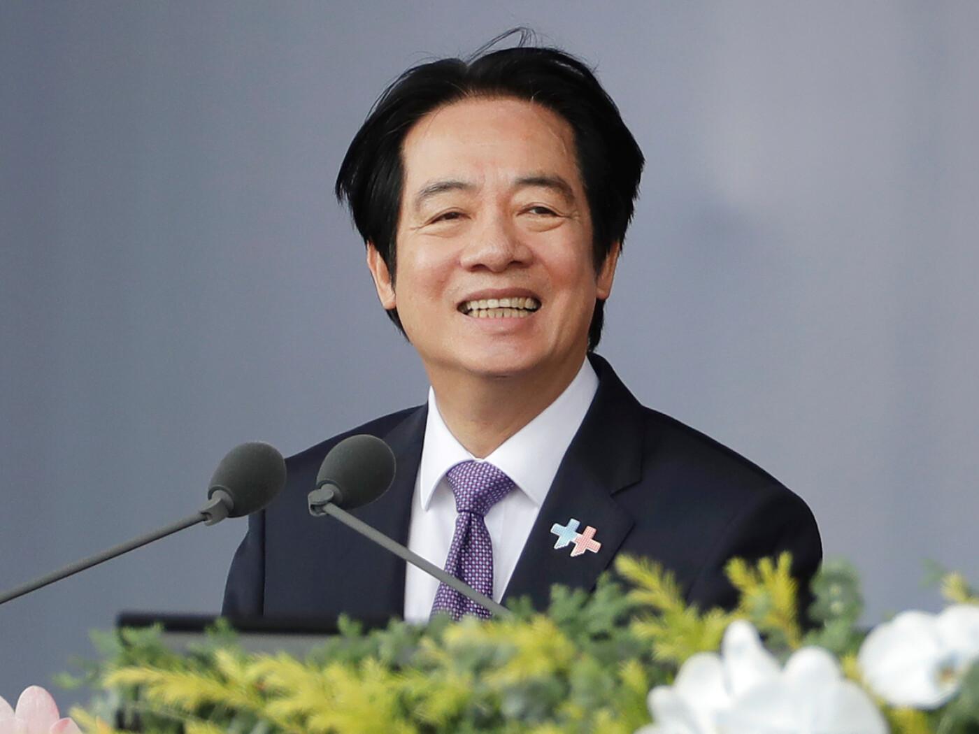 Der taiwanesische Präsident Lai Ching-te hält während der Feierlichkeiten zum Nationalfeiertag in Taipeh eine Rede. Foto: Chiang Ying-ying/AP/dpa