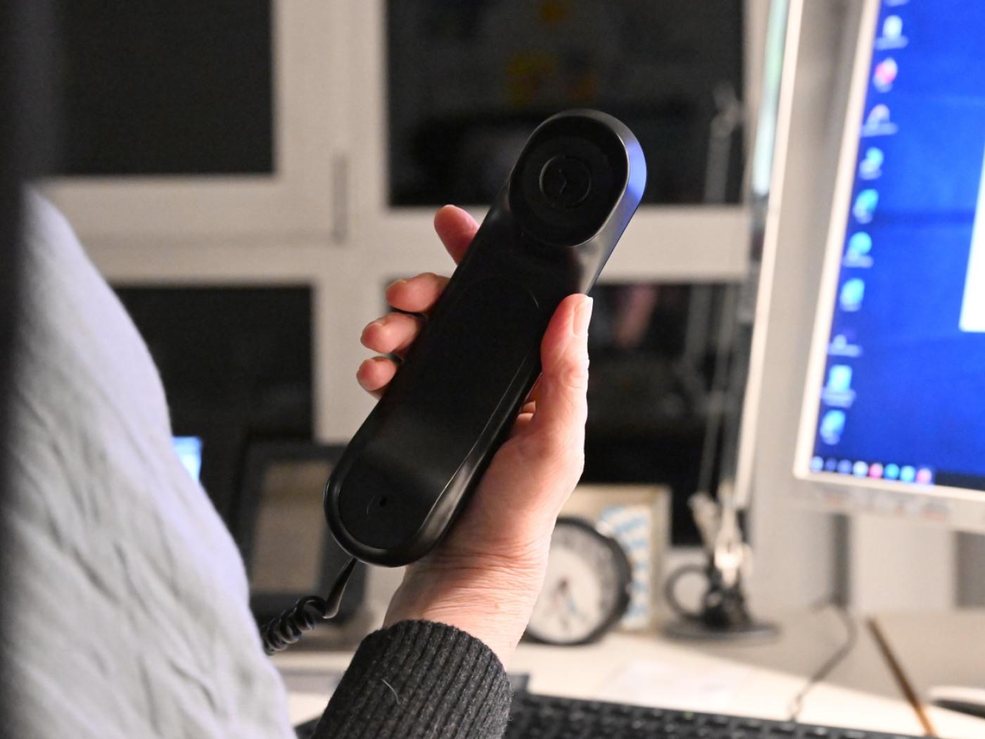 Bei der Dargebotenen Hand kommt seit Anfang Oktober ein Chatbot ergänzend zur menschlichen Chatberatung zum Einsatz, wenn gerade keine Beratungsperson verfügbar ist.