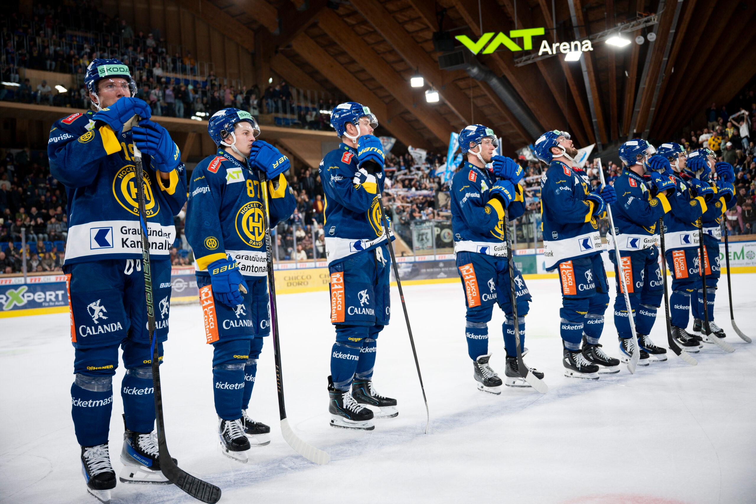 Gewohntes Bild: Die Spieler des HCD sind nach der Niederlage gegen Zürich sichtlich enttäuscht. 
