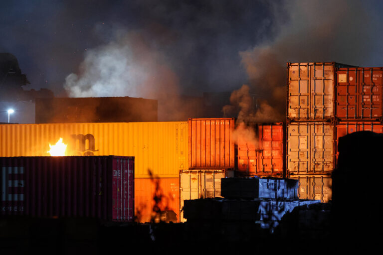 Großbrand im Hamburger Hafen