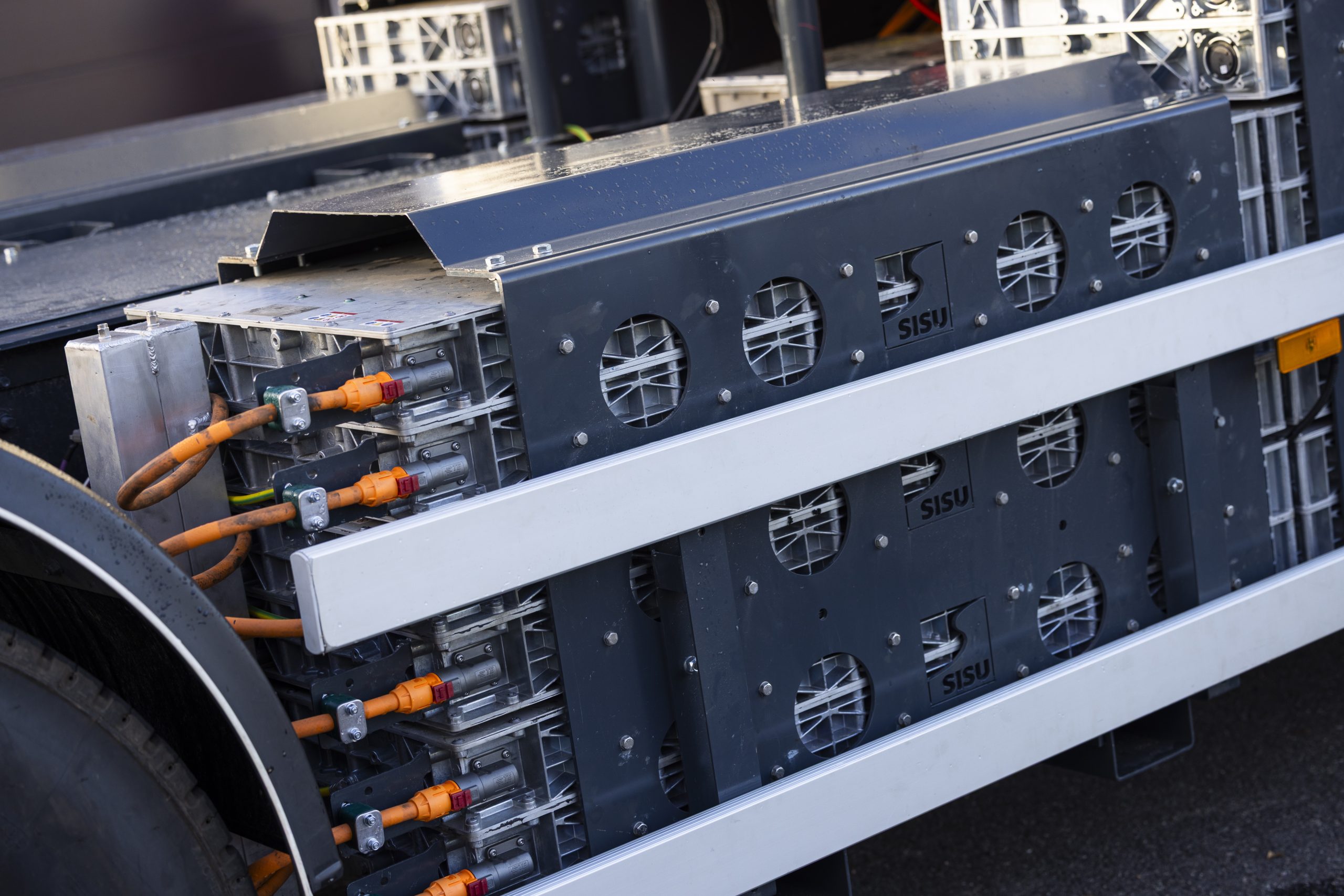 Batteriemodule am Lkw-Rahmen