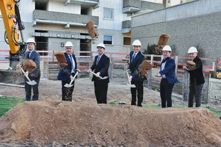 v. l.: Matthias Dießl (Landrat Landkreis Fürth), Kurt Krömer (Erster Bürgermeister Stadt Stein), Hubert Aiwanger (Bayerischer Wirtschaftsminister), René Lukas (Geschäftsführer Stadtwerke Stein), Markus Brautsch (Leiter des Instituts für Energietechnik der Technischen Hochschule Amberg-Weiden), Günther Hein (Geschäftsführer Firma AGO GmbH).