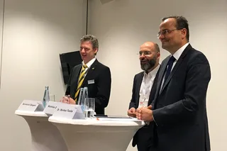 Wie geht es weiter mit der Windenergie (von links): Bernhard Zangerl, Geschäftsführer Bachmann Electronic, Matthias Zelinger, Geschäftsführer VDMA Power Systems und Markus Tacke, CEO von Siemens Gamesa erläutern die Situation beim VDMA Presse Club.